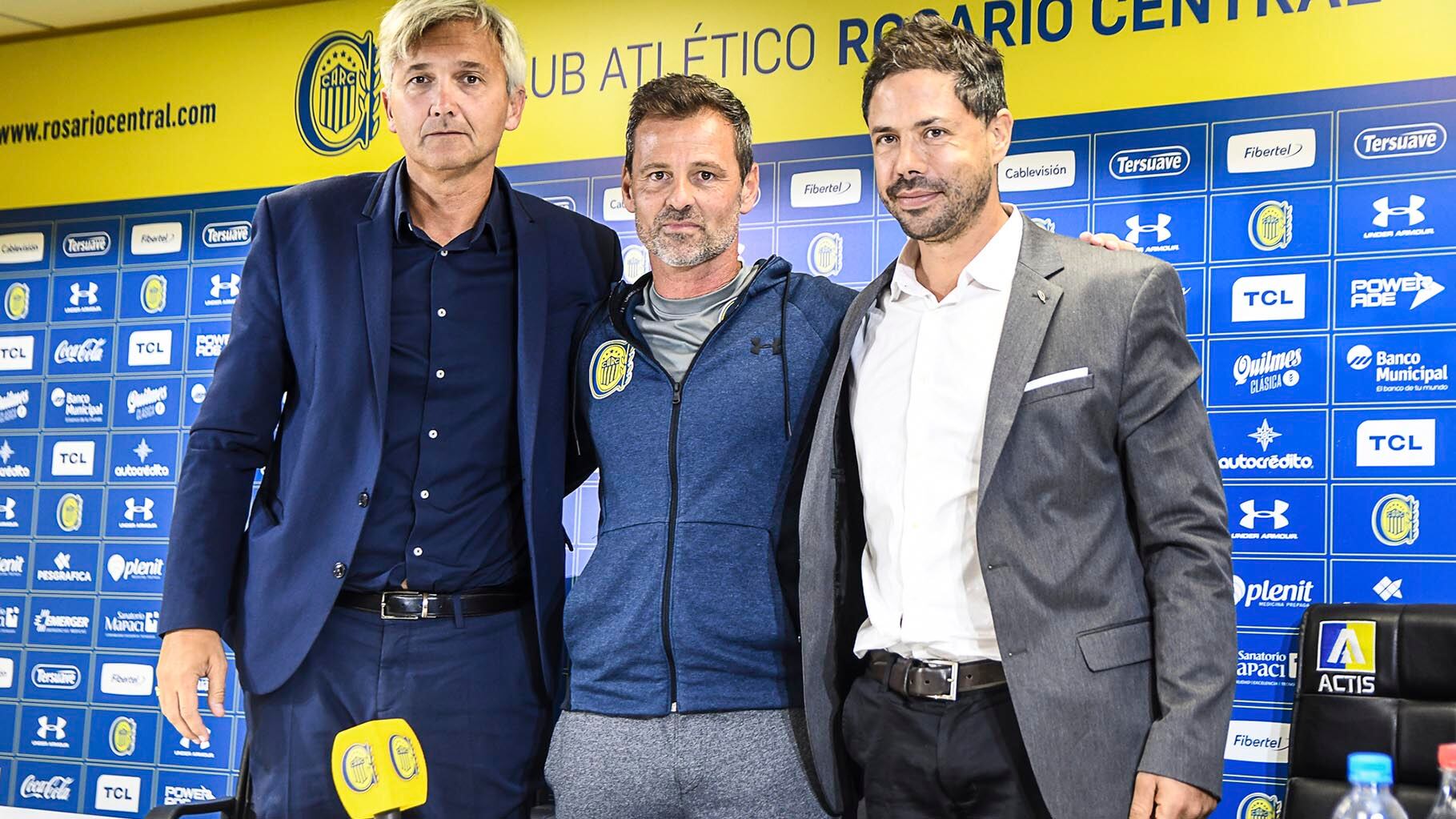 Di Pollina y Carloni el día de la presentación de Cocca.