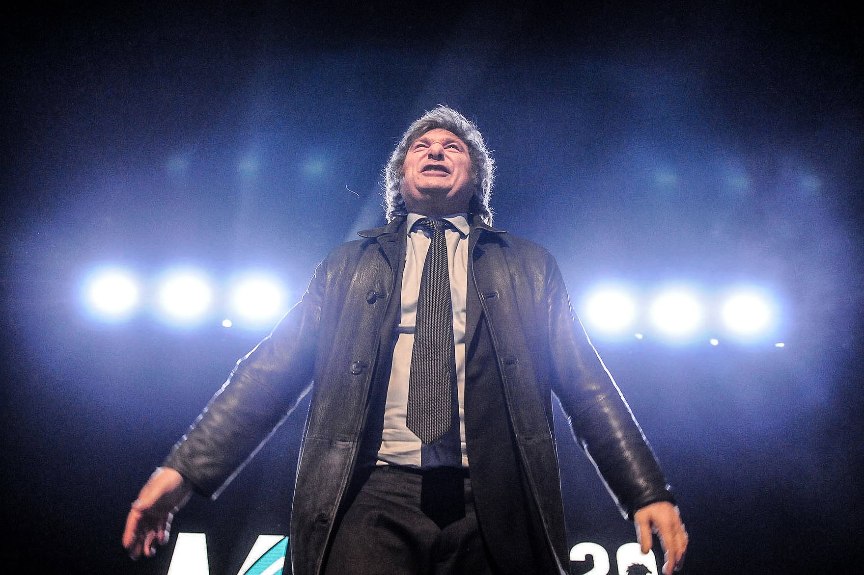 Javier Milei festeja los datos financieros e ignora a la economía real.