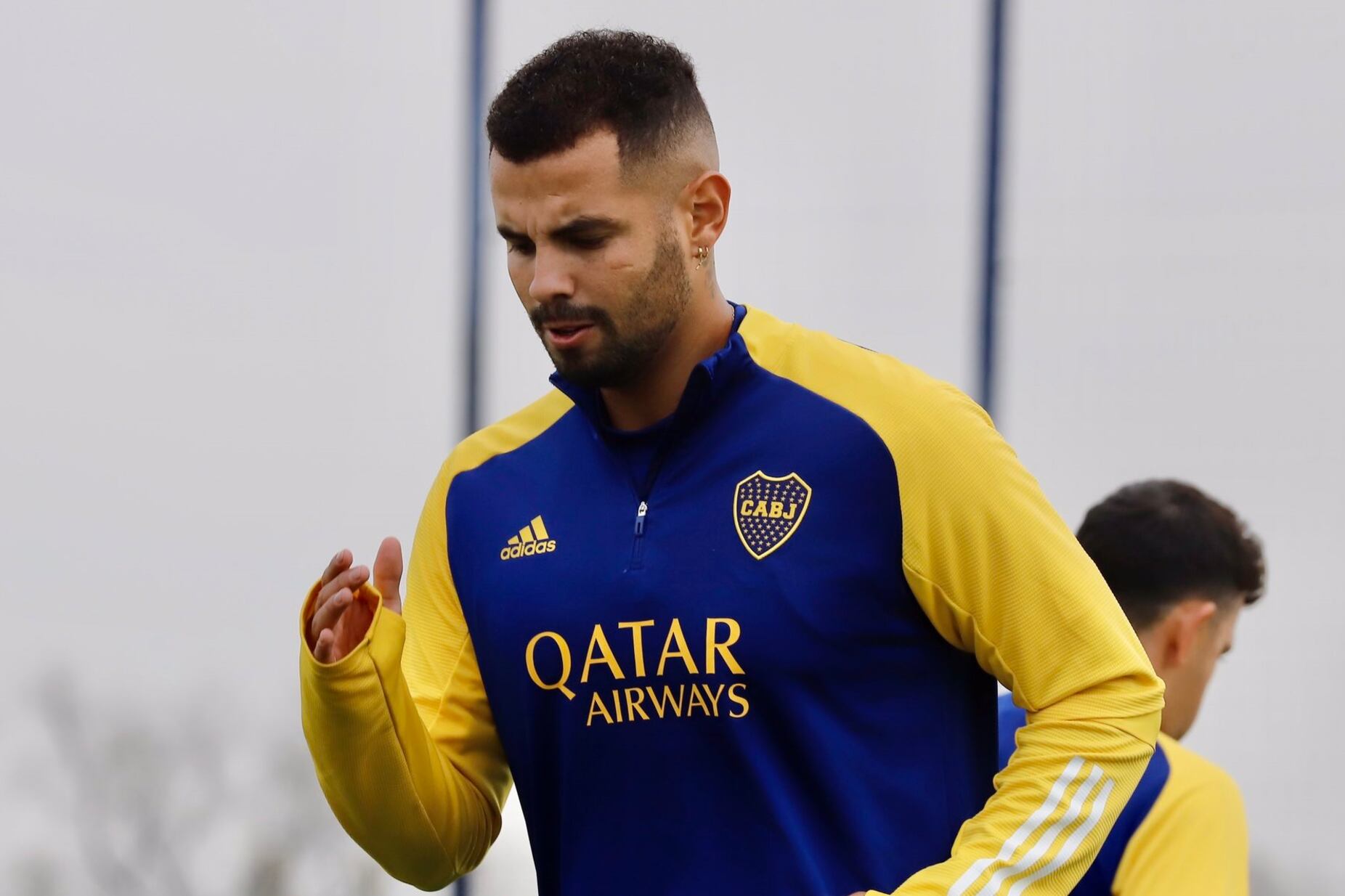 Edwin Cardona, uno de los 18 jugadores que podrán estar en el encuentro ante Libertad.