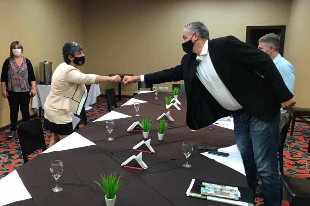 El secretario de Derechos Humanos, Horacio Pietragalla Corti, se reunió en Formosa con la concejal Gabriela Neme, legisladores nacionales, provinciales y dirigentes de la UCR de la provincia.