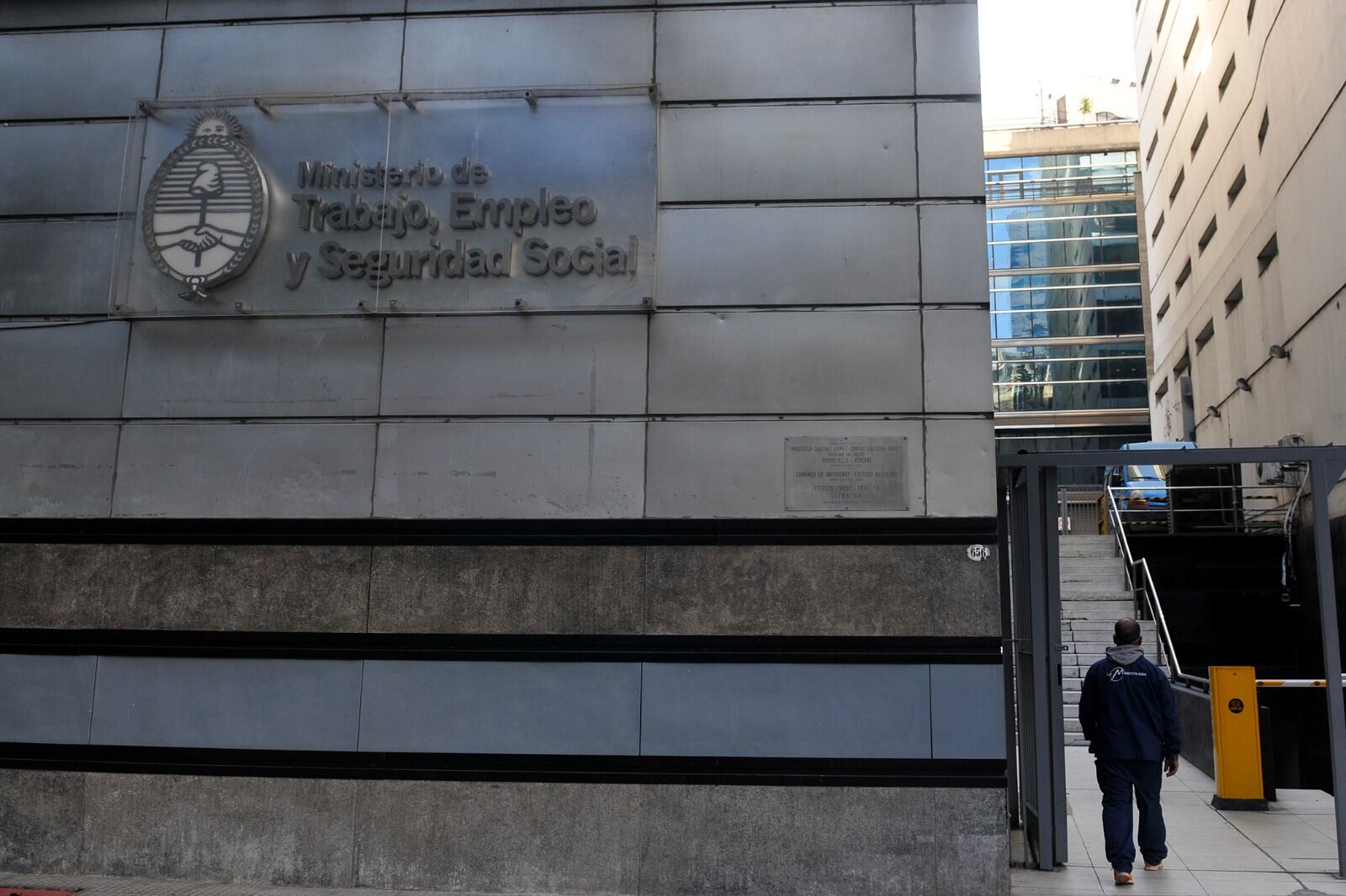 El Gobierno convocó tardíamente al Consejo Nacional del Empleo para definir un nuevo piso salarial este martes 30 de abril.