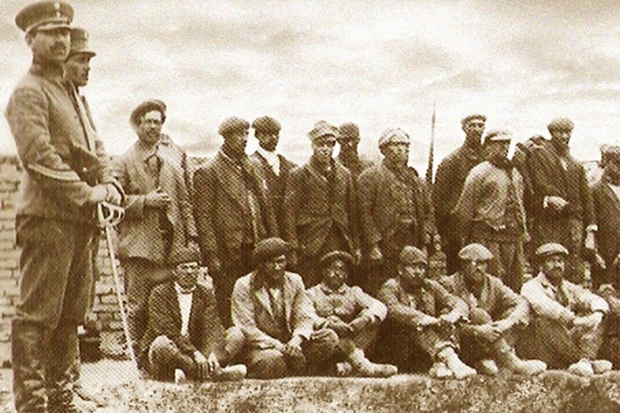 Un grupo de huelguistas detenidos, que luego serían fusilados.