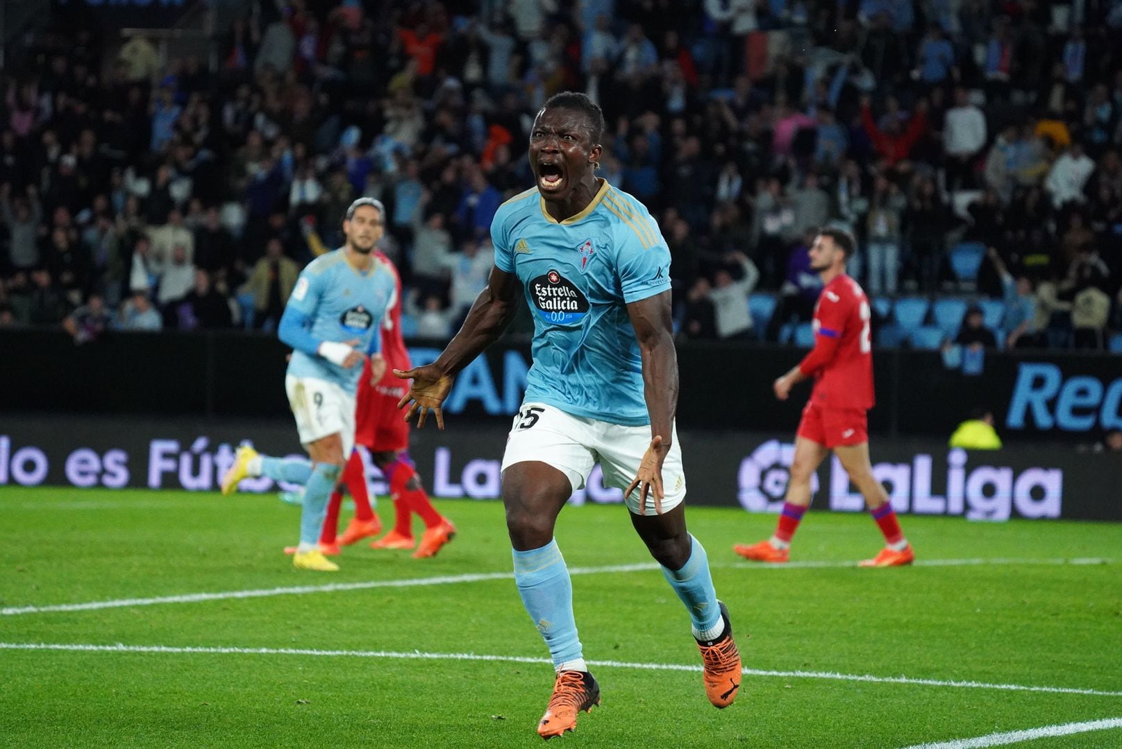 El ghanés Aidoo salvó las papas en Celta, que empató 1-1 ante Getafe