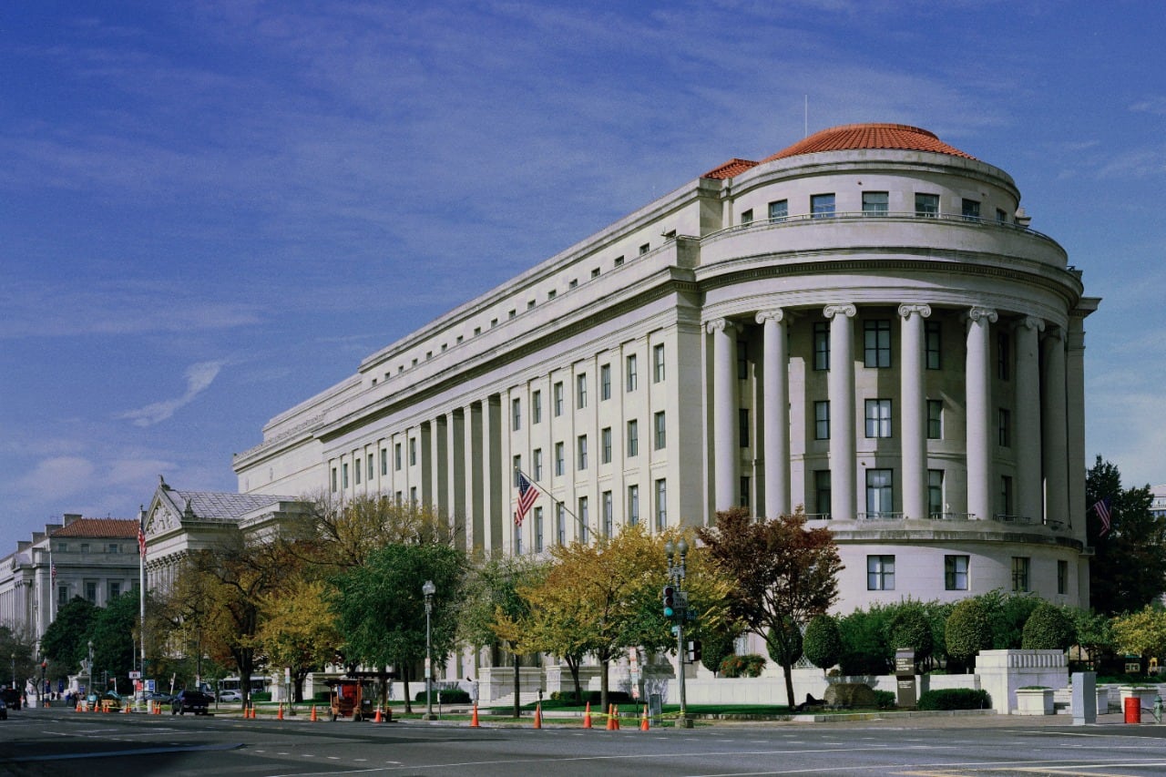 La Comisión Federal de Comercio, el ente que quiere limitar el poder de la empresa de Zuckerberg.