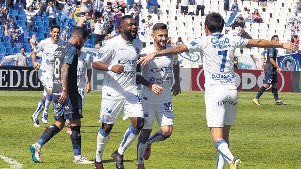 El Morro García festeja su gol.