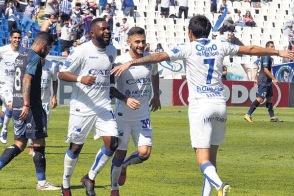 El Morro García festeja su gol.