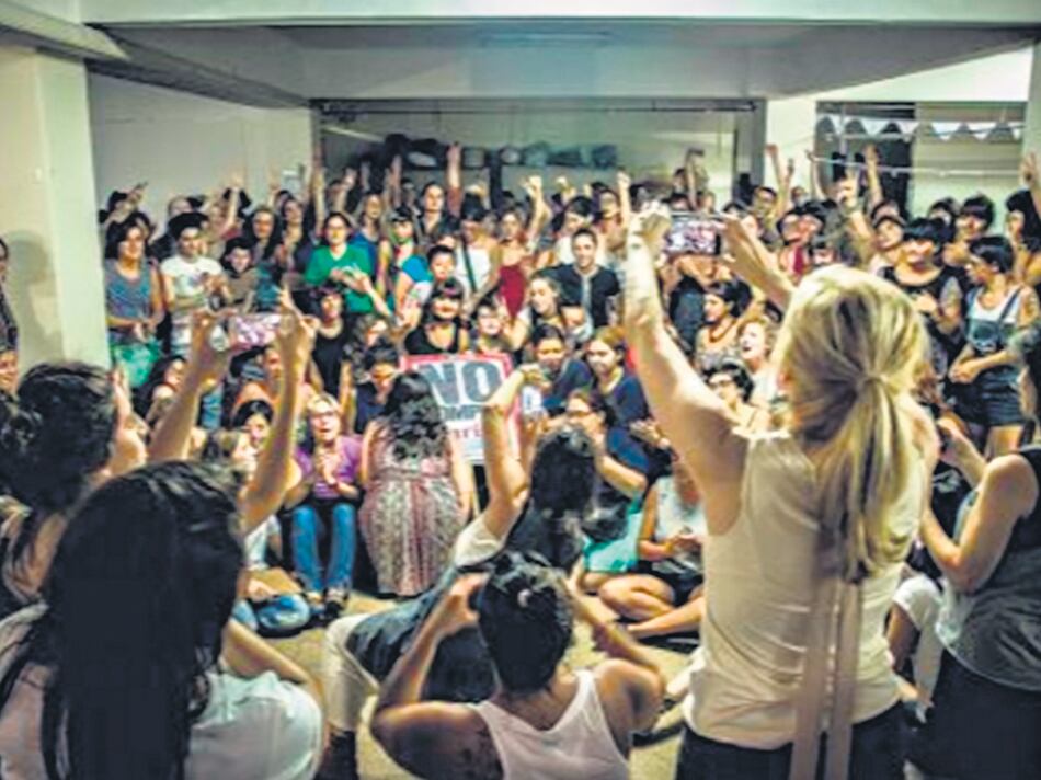 En Buenos Aires, en multitudinarias asambleas se consensuaron el documento a leer y la conformación de la marcha.
