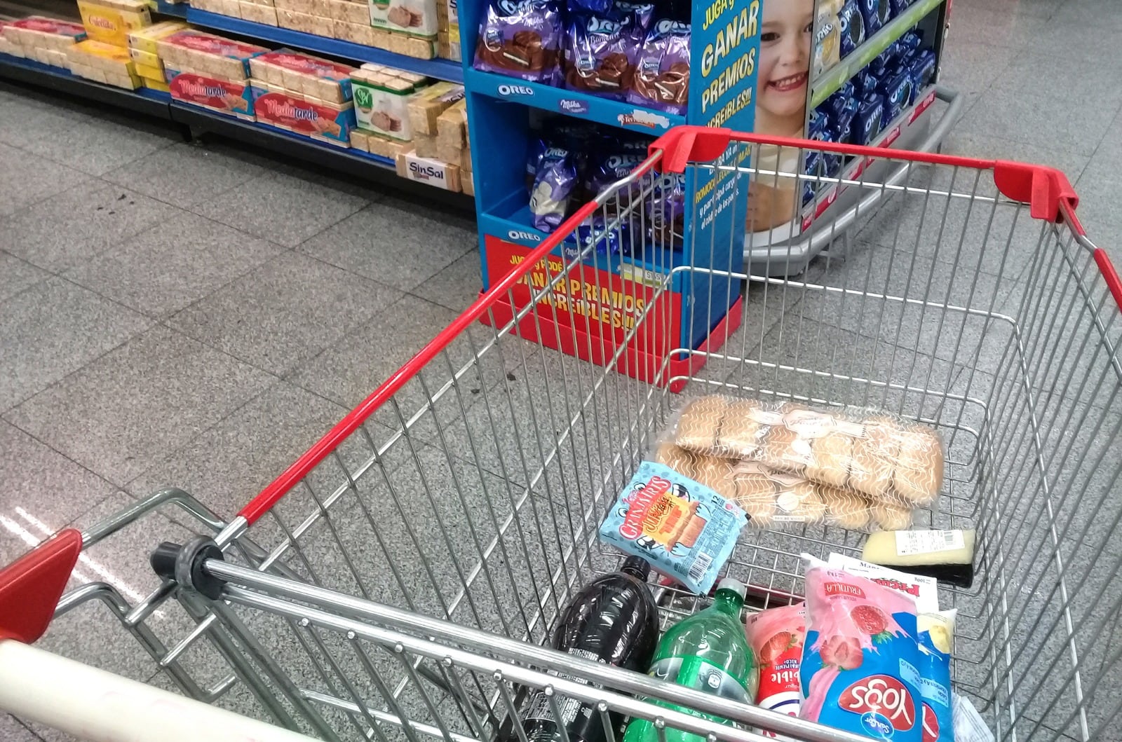 De la mano de la inflación galopante, caen las ventas en los supermercados.