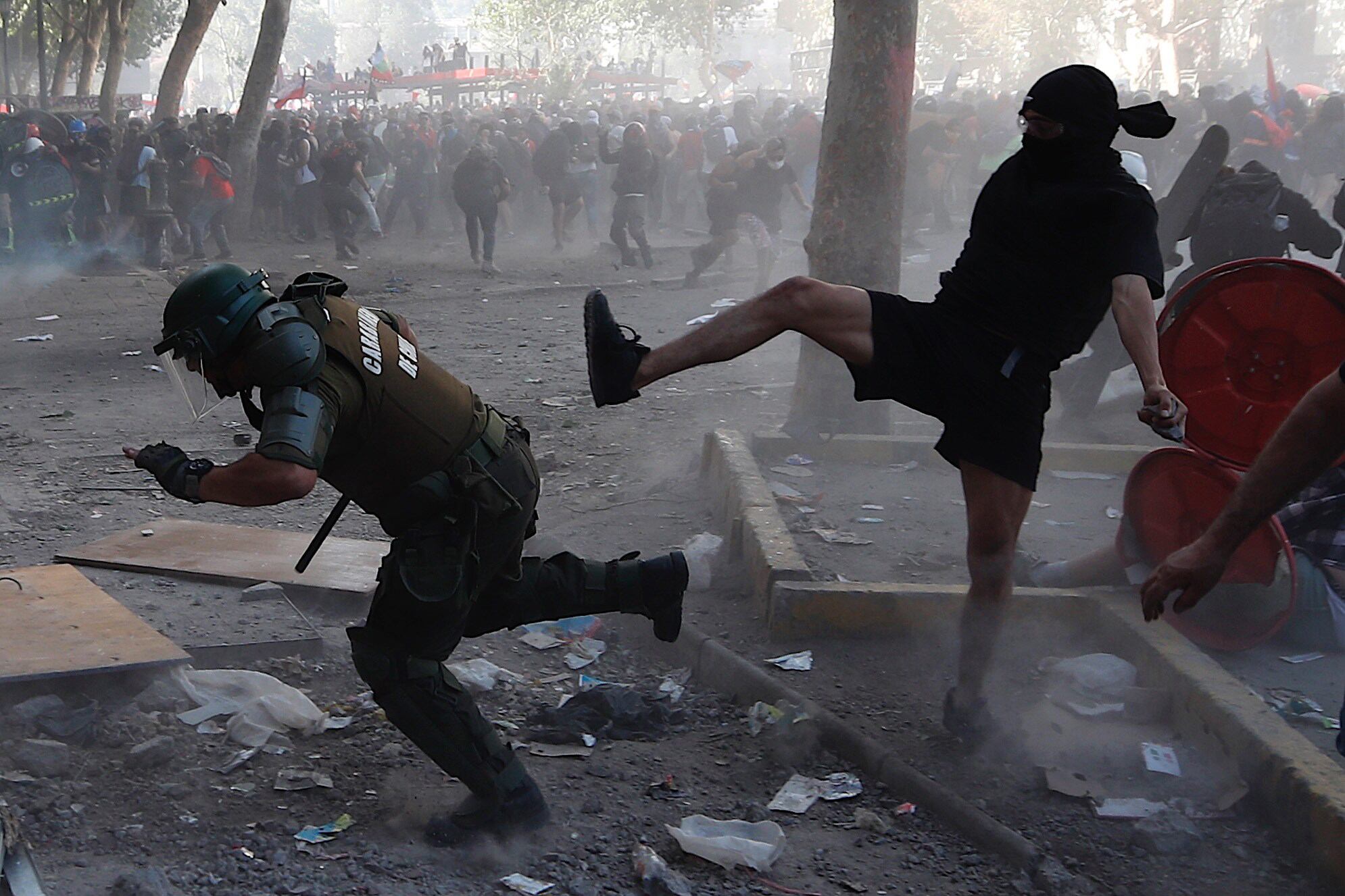 "Violencia. La víctima, un carabinero."