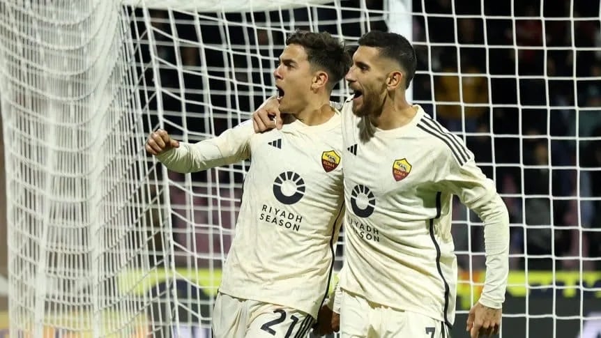 El cordobés Dybala festeja la apertura para Roma