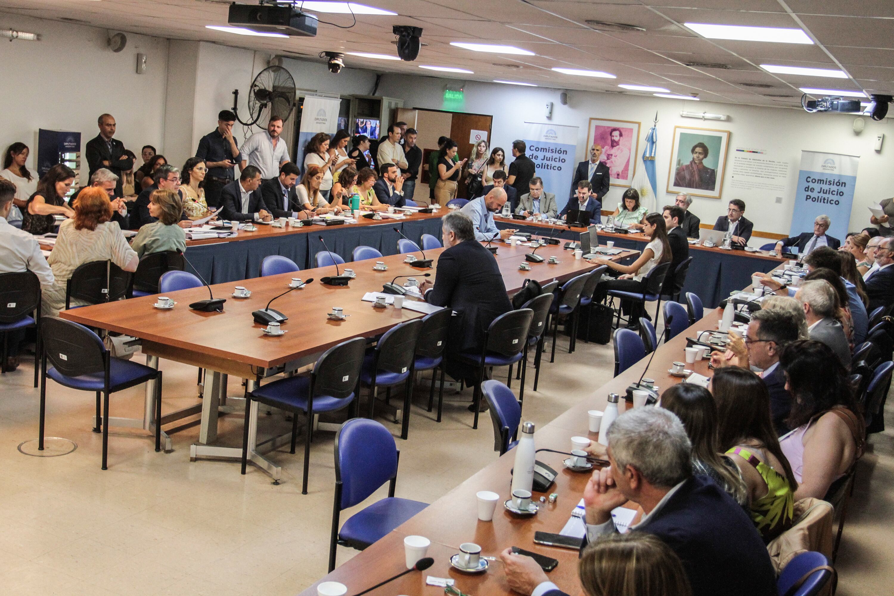 La Comisión de Juicio Político admitió los pedidos de destitución contra los cuatro jueces de la Corte.