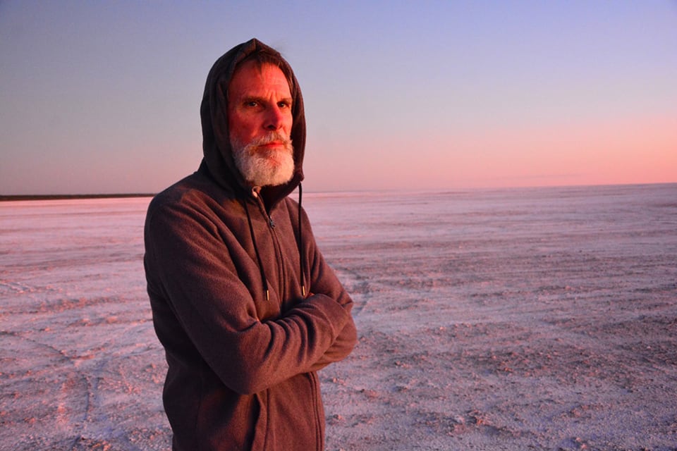 a Juan Aguzzi le llevó años reescribir estos poemas de sus cuadernos perdidos.