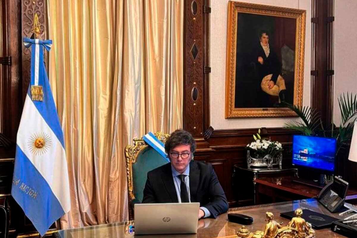 Javier Milei prepara su primera cadena nacional.