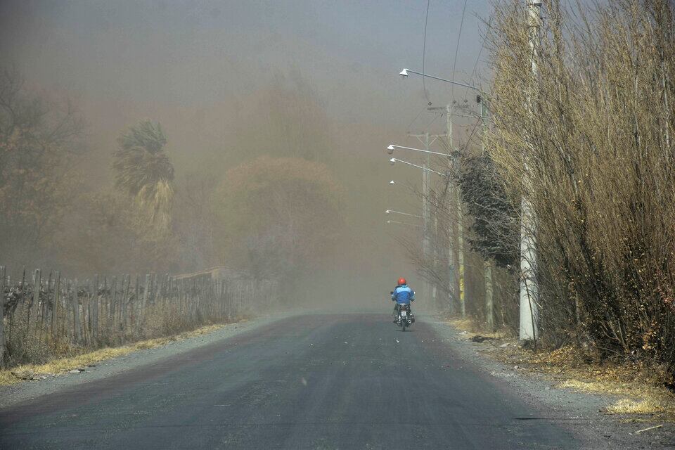 Suspendieron las clases en San Juan por alerta de viento Zonda. Imagen: Télam. 