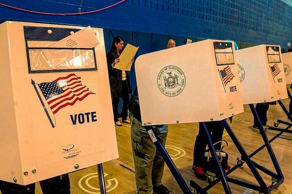 Urnas en la elección legislativa de 2022.