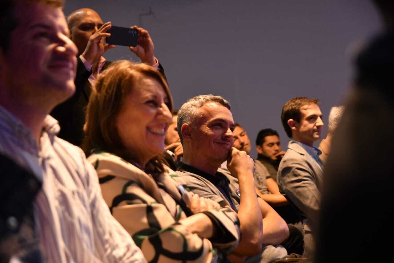 Imagen: Mónica Fein y Esteban Paulón, diputados santafesinos. (De @EstebanPaulon).