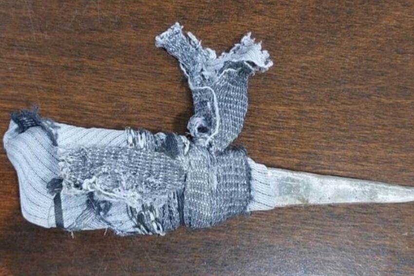 Se investiga cómo el preso, que es de alta peligrosidad, logró llegar armado hasta la sala de audiecias en un juiciio.