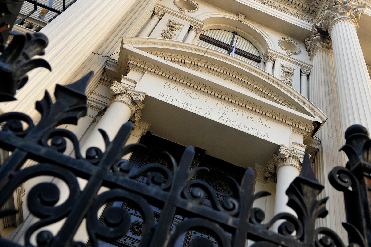 "Las bancas centrales de los países desarrollados proveen al Estado adelantos transitorios para financiar la gestión", explica Bruno Susani.