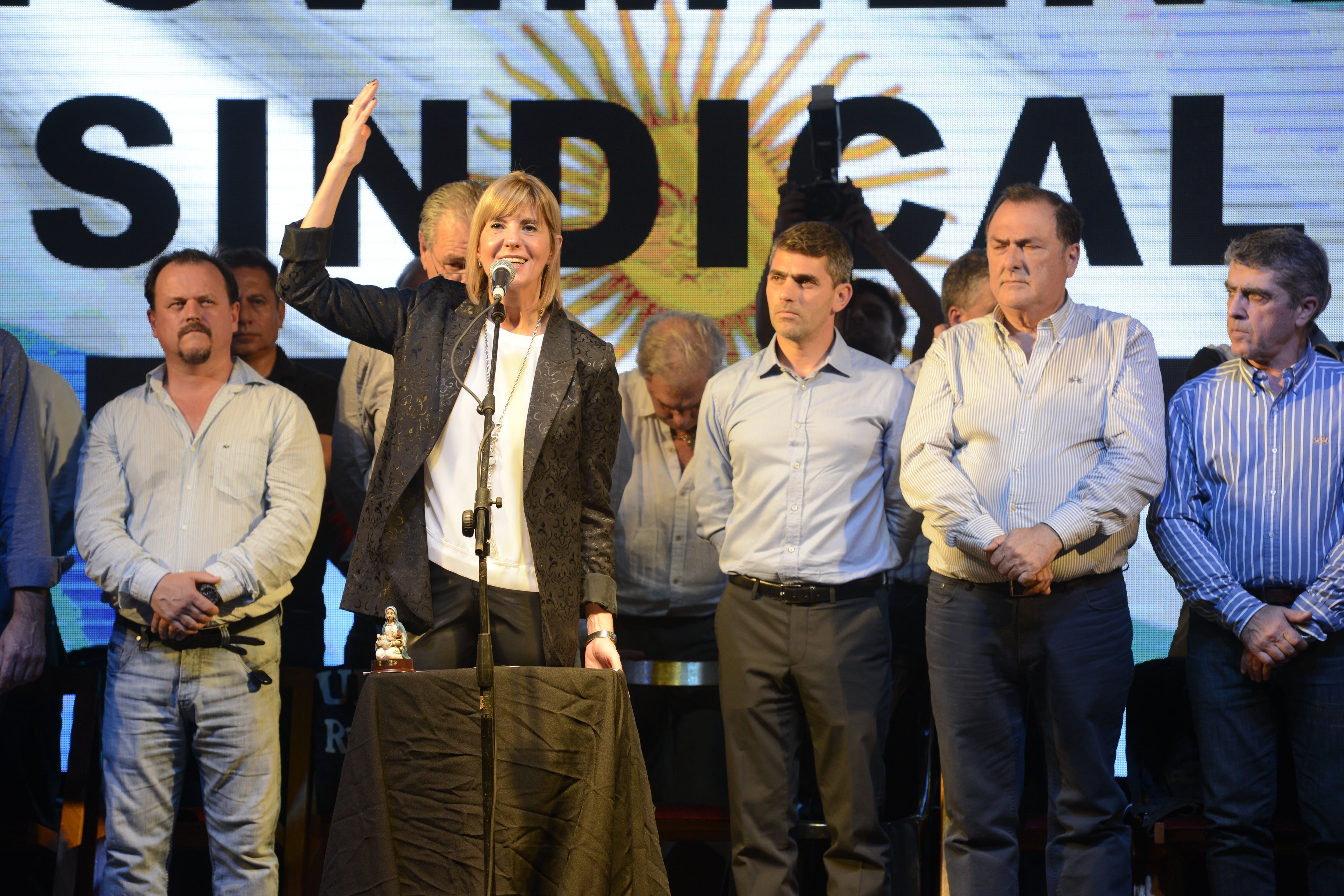 El lanzamiento en Sportivo América, debut de la ex jueza penal en la escena política.