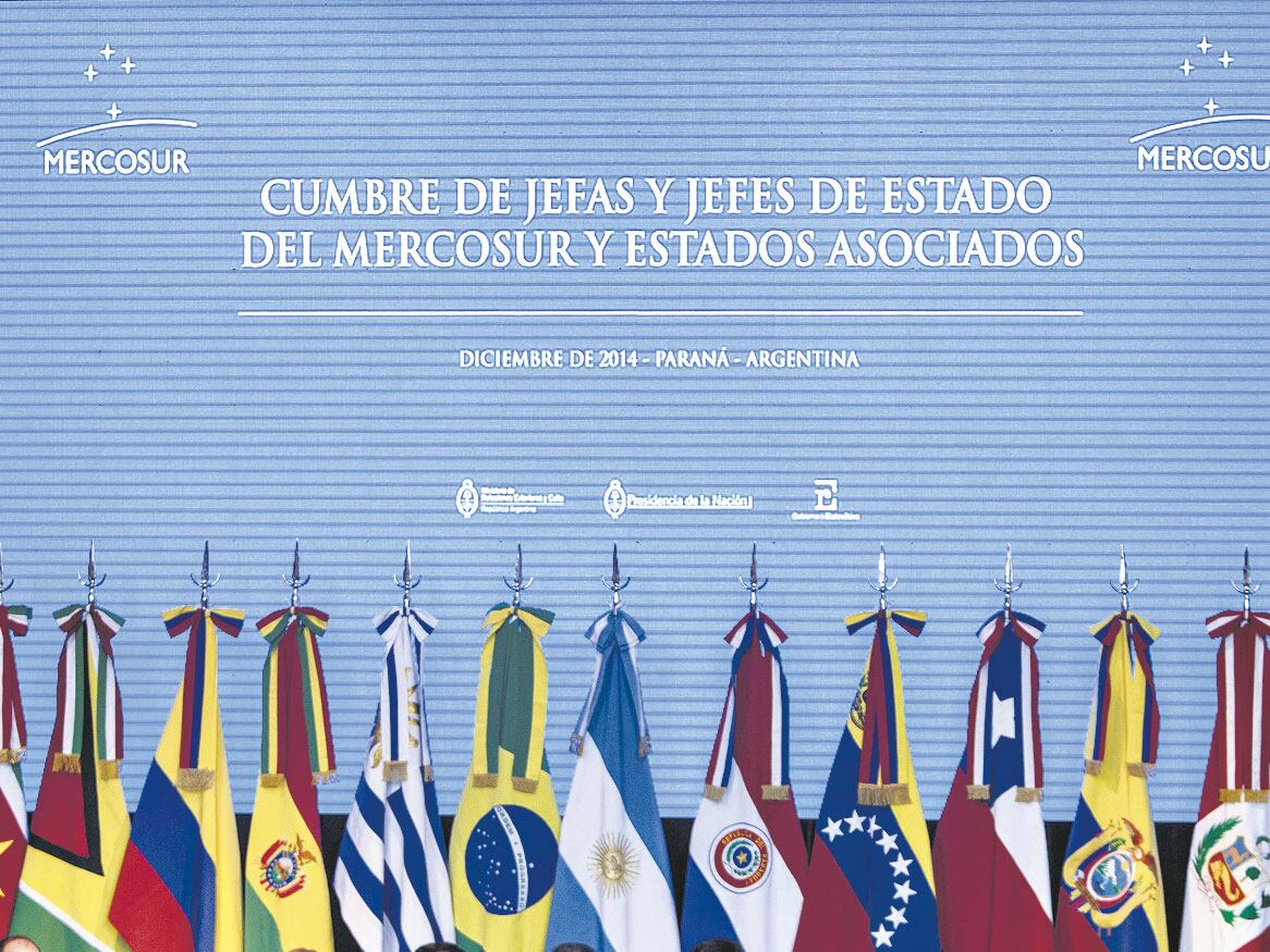Cuatro países (Argentina, Brasil, Paraguay y Uruguay) expusieron intolerancia política contra uno de los socios (Venezuela).