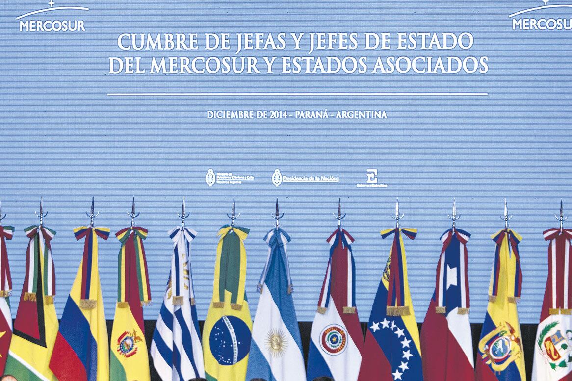 Cuatro países (Argentina, Brasil, Paraguay y Uruguay) expusieron intolerancia política contra uno de los socios (Venezuela).