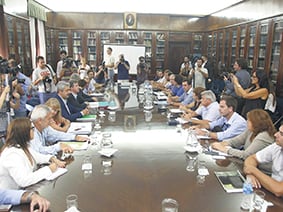 Los seis sindicatos docentes mantuvieron ayer un segundo encuentro con el gobierno provincial.