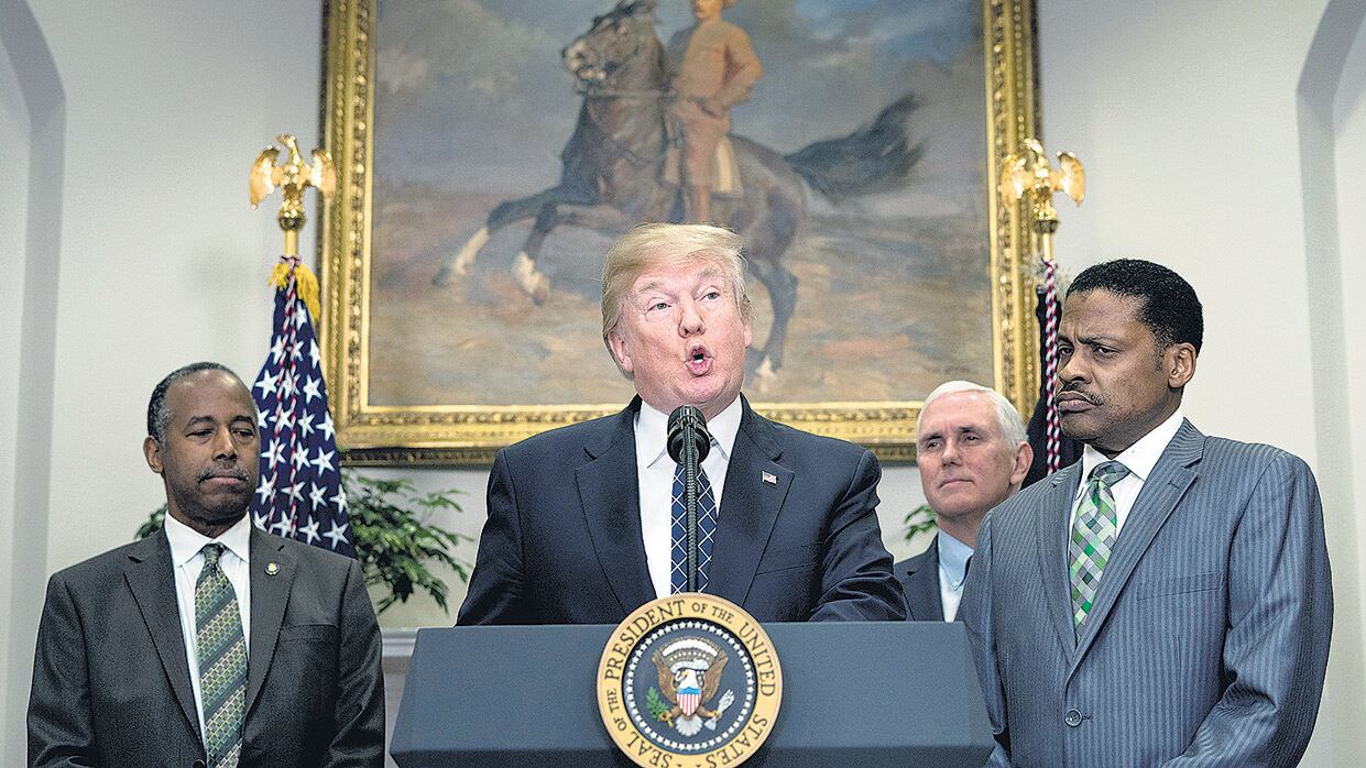 Donald Trump sigue levantando polvareda con sus malhadadas expresiones. Y con sus políticas.