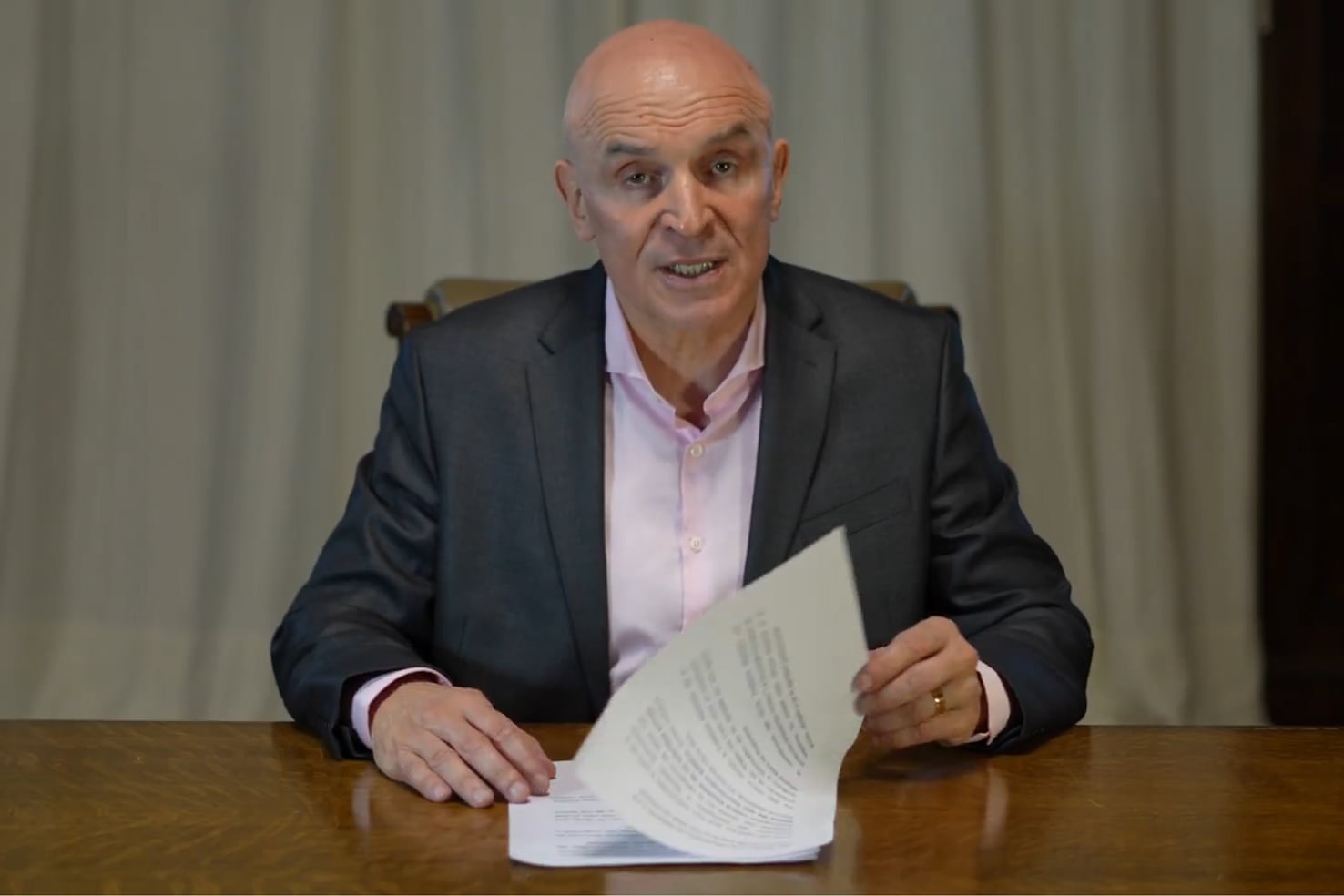 Espert en el video que quedará en la historia (negra) de la comunicación política. 