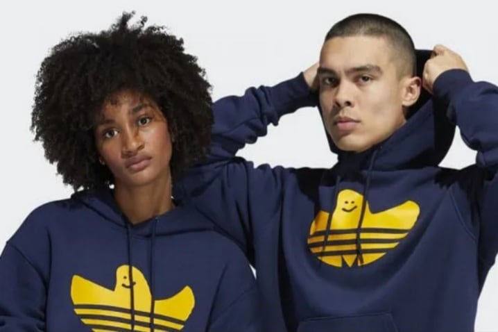 El logo de Adidas, convertido en fantasma.