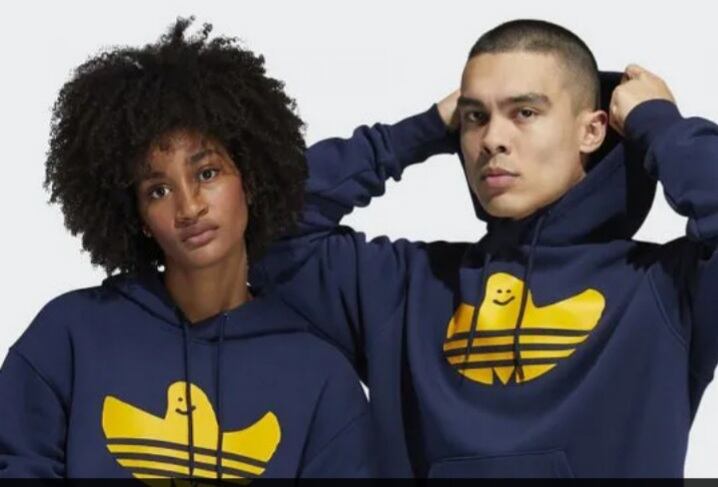 El logo de Adidas, convertido en fantasma.