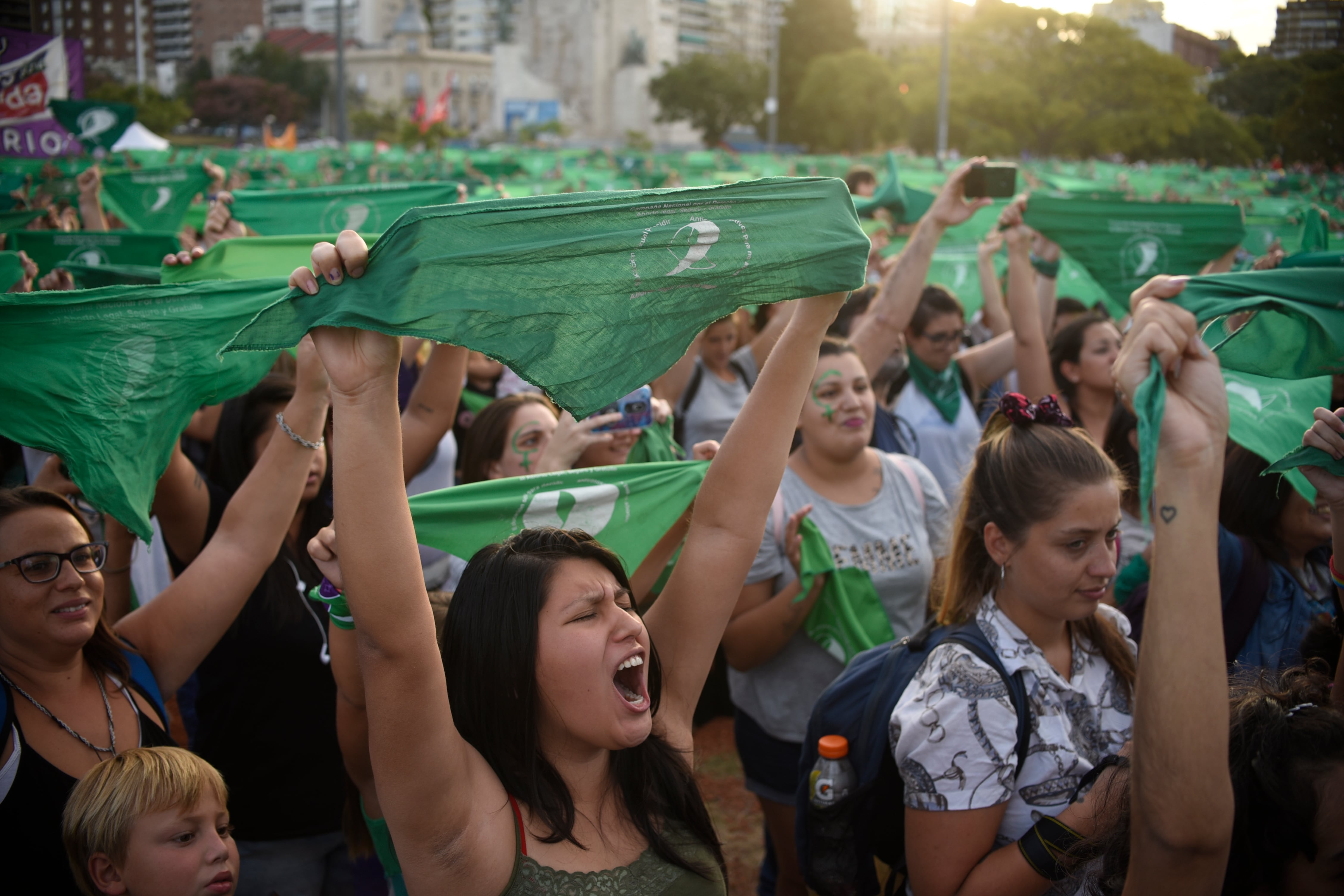 Como en Rosario, el día de lucha se replicó en más de 100 ciudades. 