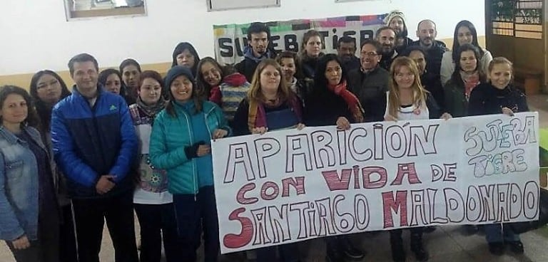 Los docentes piden por la aparición con vida de Maldonado.