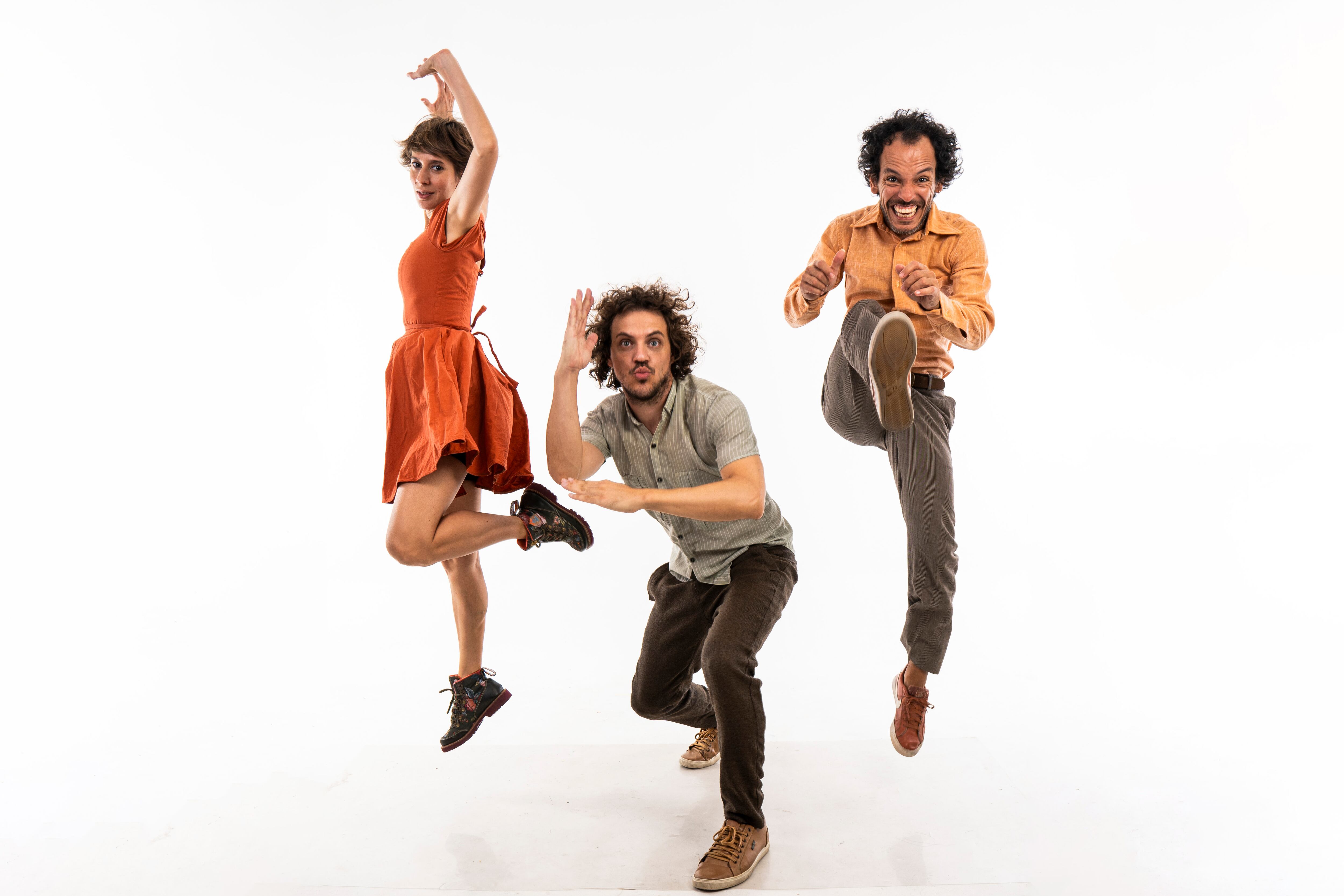 Pim Pau, la palabra como juego y el cuerpo como instrumento.