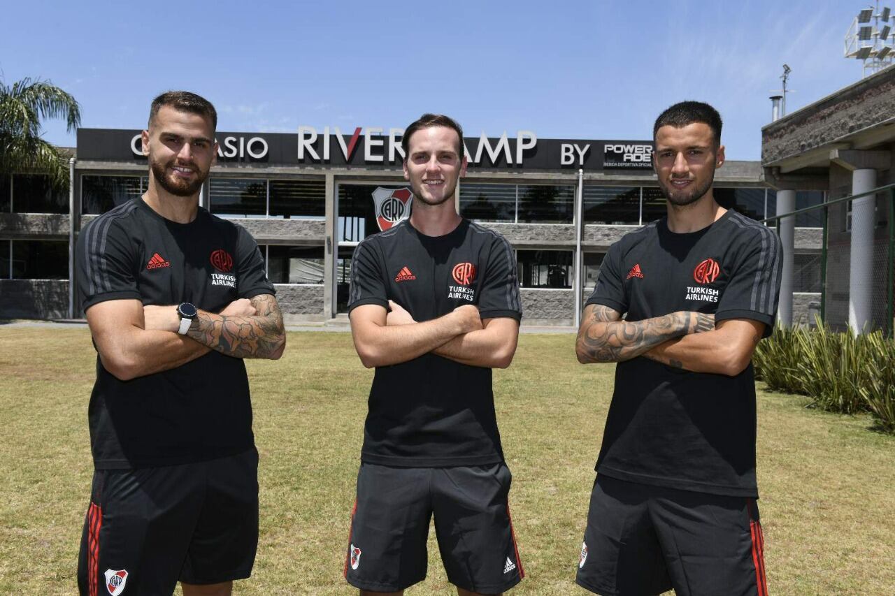 River, a tono. González Pirez, Pochettino y Mammana, los tres a préstamo