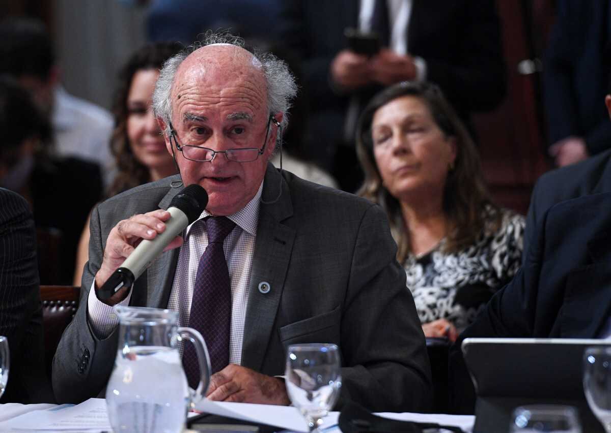 El senador Oscar Parrilli es autor de la iniciativa.