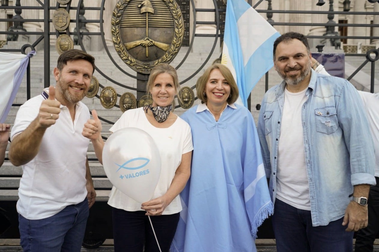 Cynthia Hotton, excandidata a vicepresidenta que militó activamente contra la legalización del aborto es precandidata a diputada en la provincia de Buenos Aires.