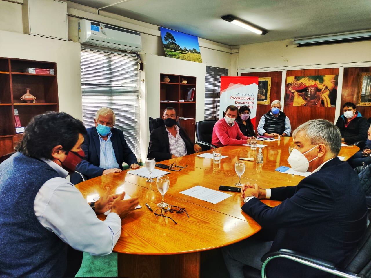 Los integrantes de Consorcio de residuos sólidos reunidos con De los Ríos 