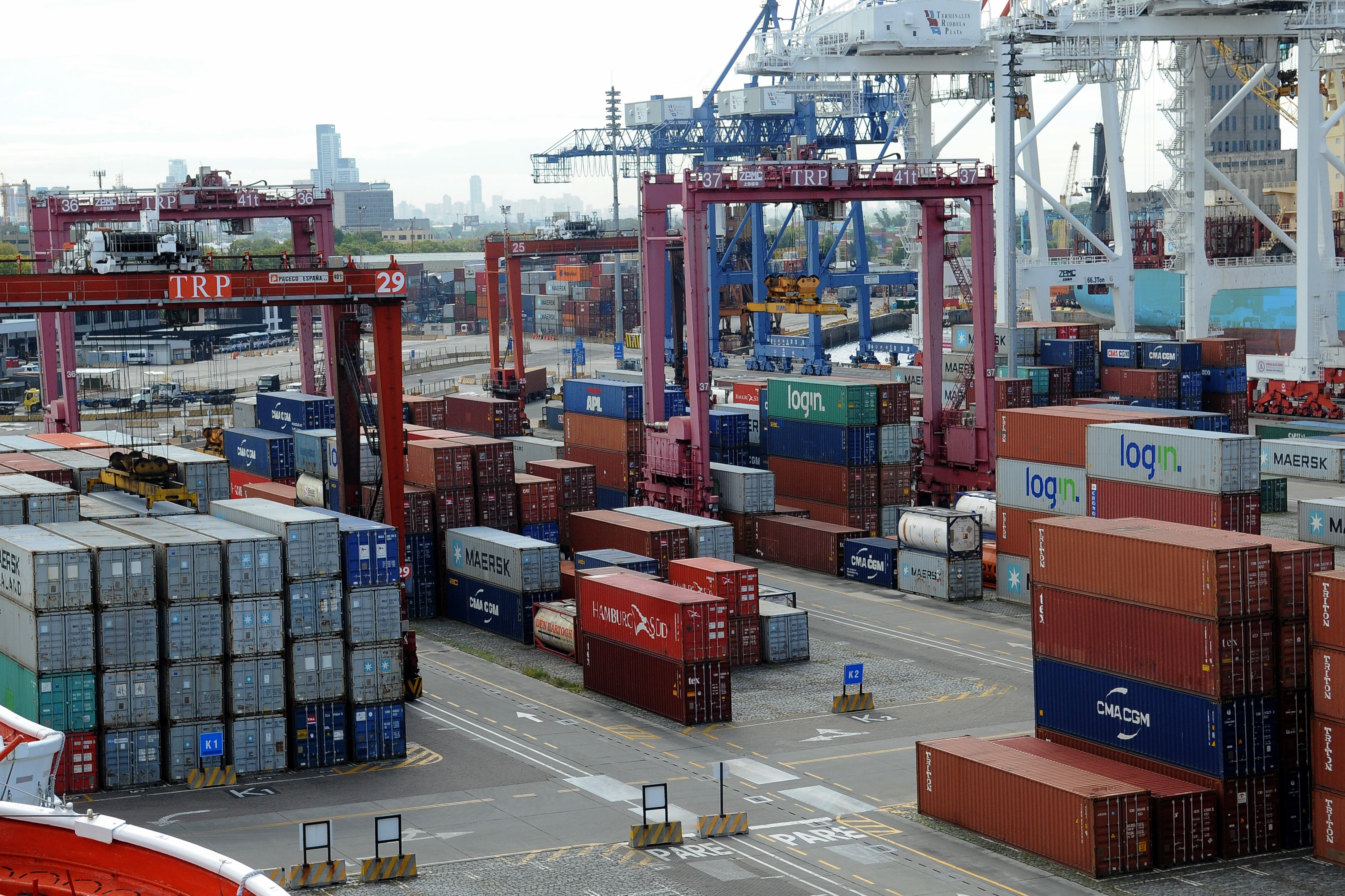 En enero, las importaciones de bienes de consumo subieron un 47,5%.