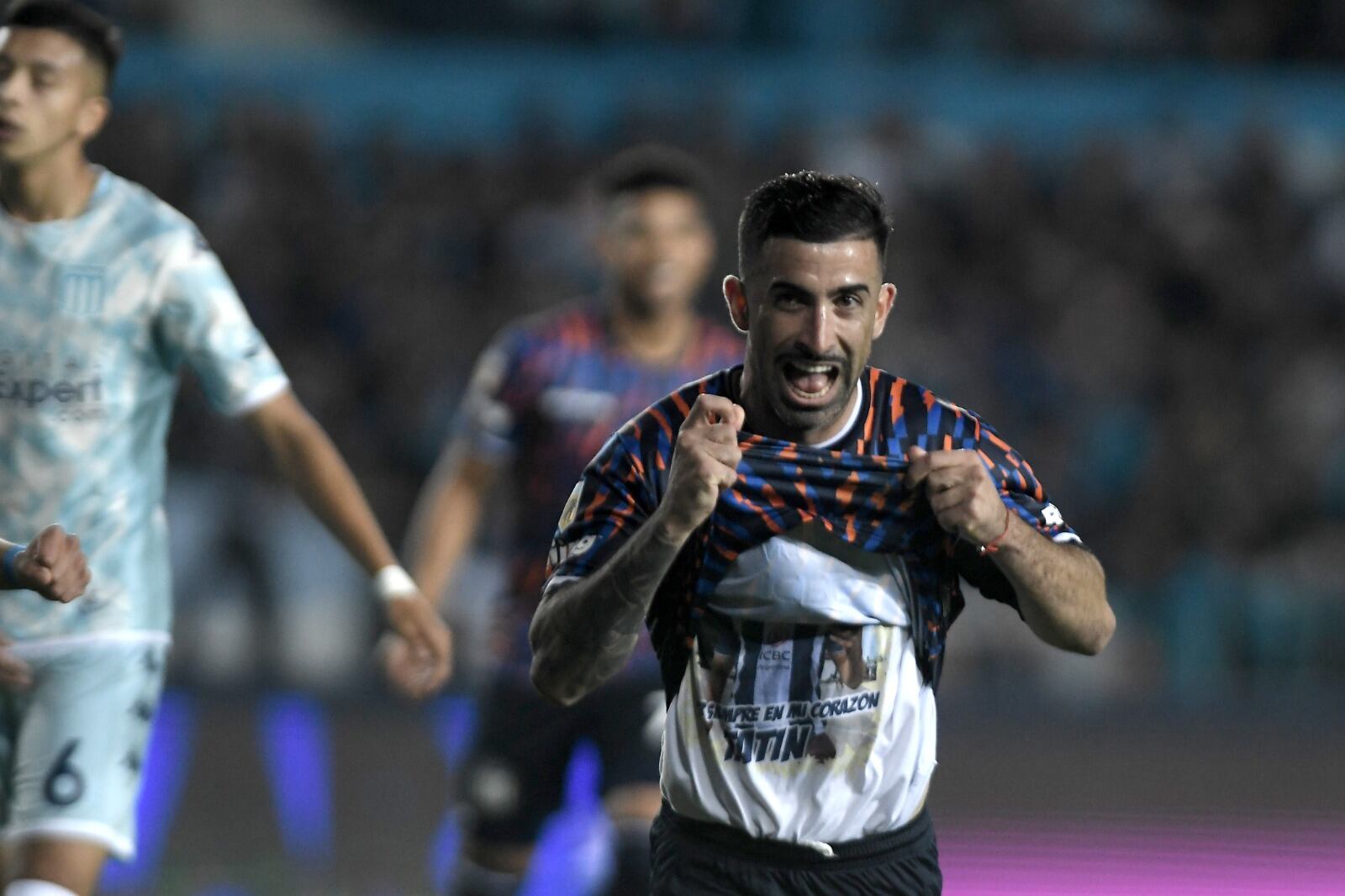 Michael Santos marcó dos para Talleres. Venía de hacerle tres a Rosario Central