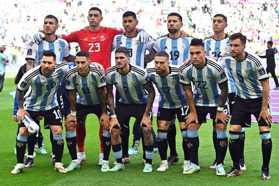 La foto del equipo en el debut de la selección argentina en el Mundial Qatar 2022: derrota vs Arabia Saudita.