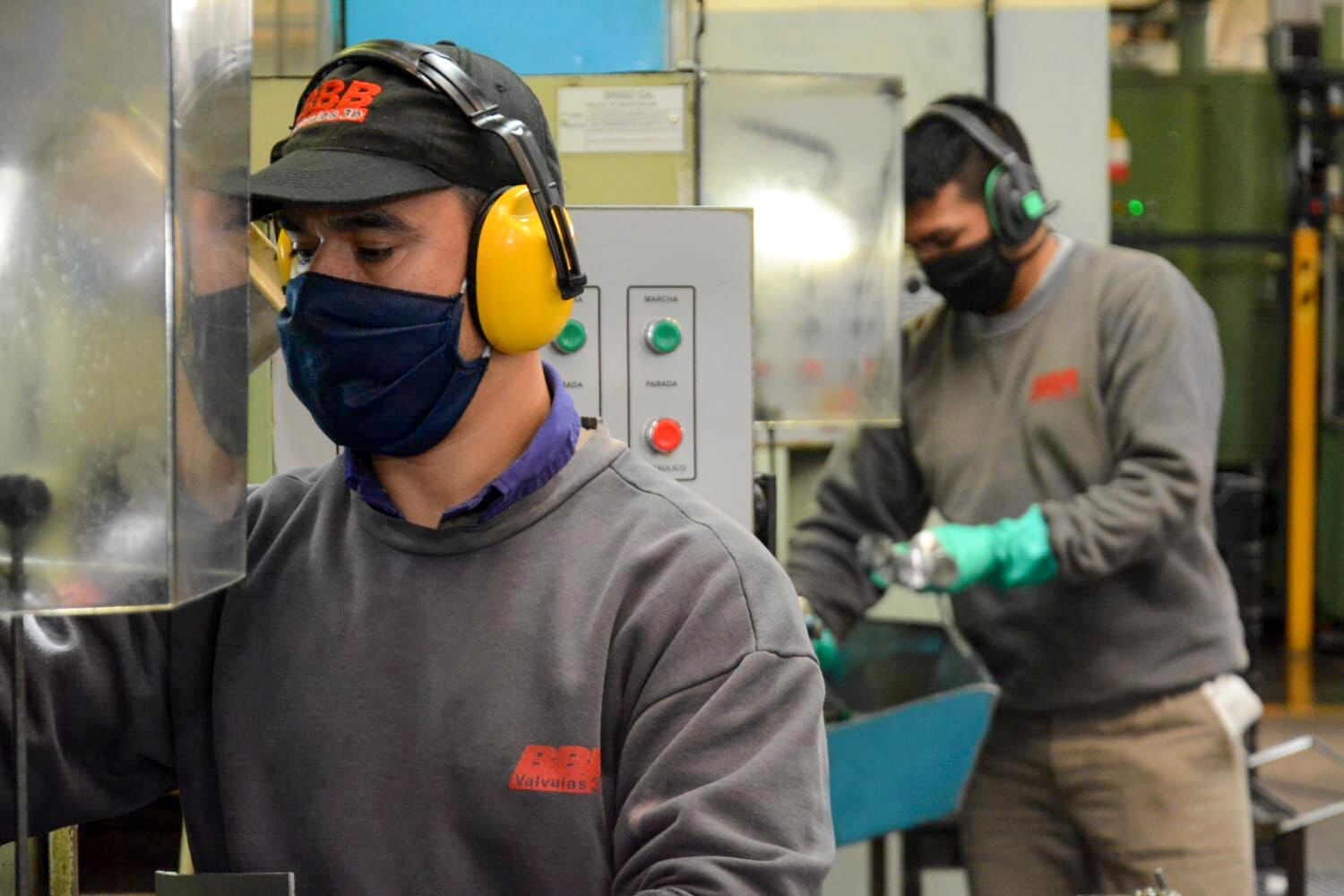 La tasa de empleo -que refleja la proporción de personas ocupadas con relación a la población total- trepó del 41,5 al 44,6 por ciento.