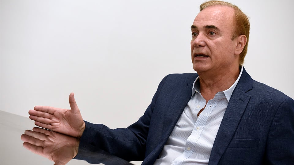 Di Pollina aclaró que en diputados sí votarán por el candidato socialista Enrique Estévez.