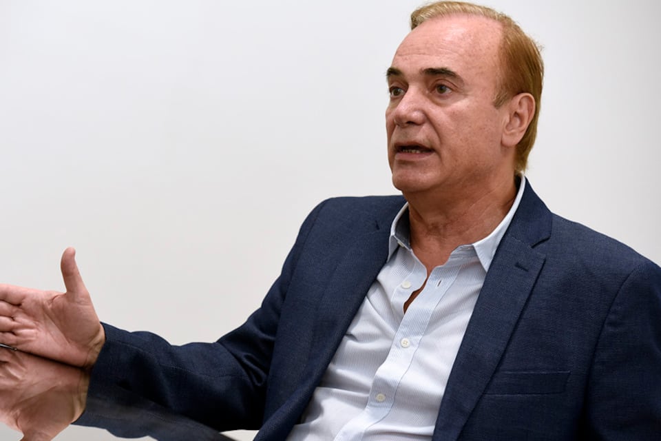 Di Pollina aclaró que en diputados sí votarán por el candidato socialista Enrique Estévez.