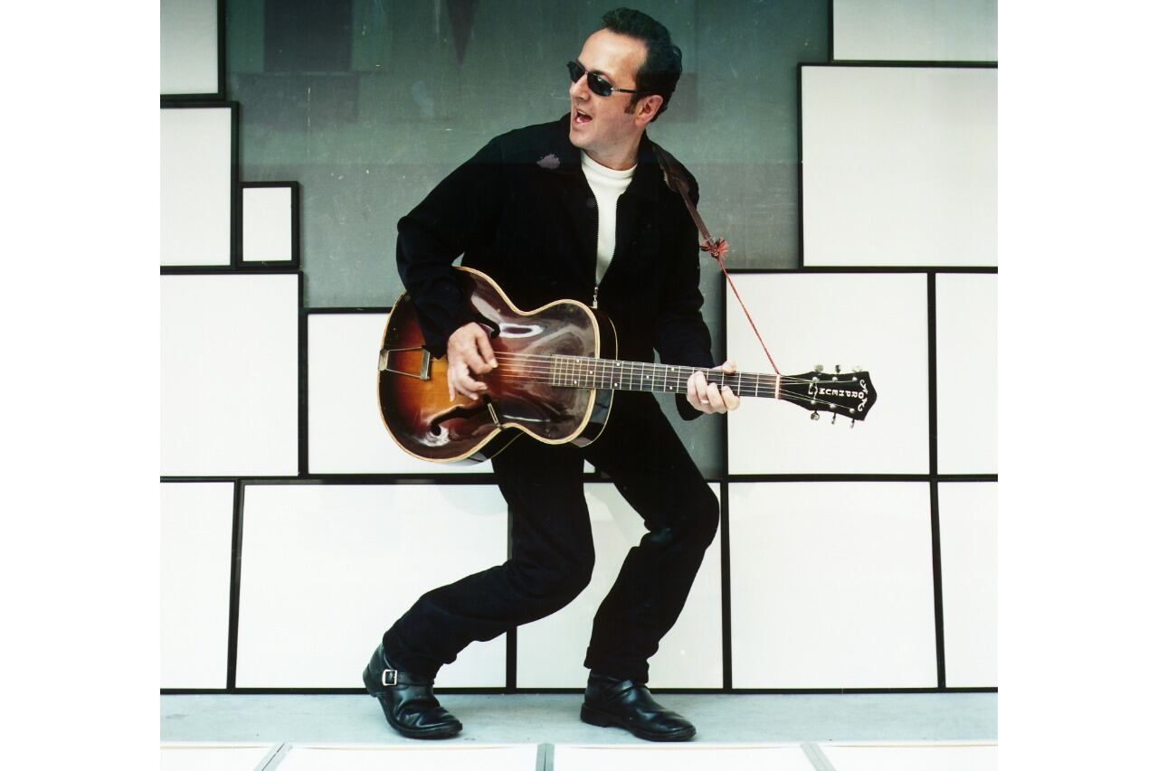 Strummer trascendió el estallido punk, le agregó color y profundidad.