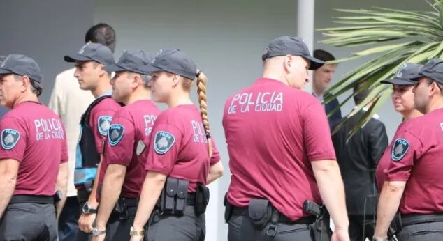 El hermano del uniformado tenía 20 años y le había abierto la puerta del auto para hacerle una broma.