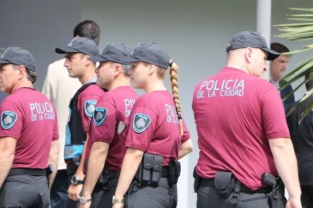 El hermano del uniformado tenía 20 años y le había abierto la puerta del auto para hacerle una broma.