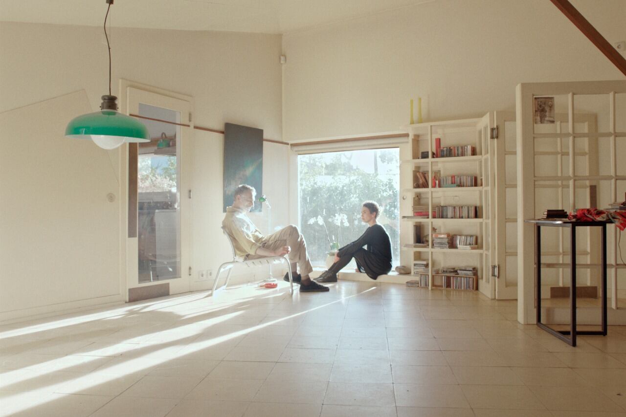 "O trio em mi bemol" semeja un encuentro entre Eric Rohmer e Ingmar Bergman.