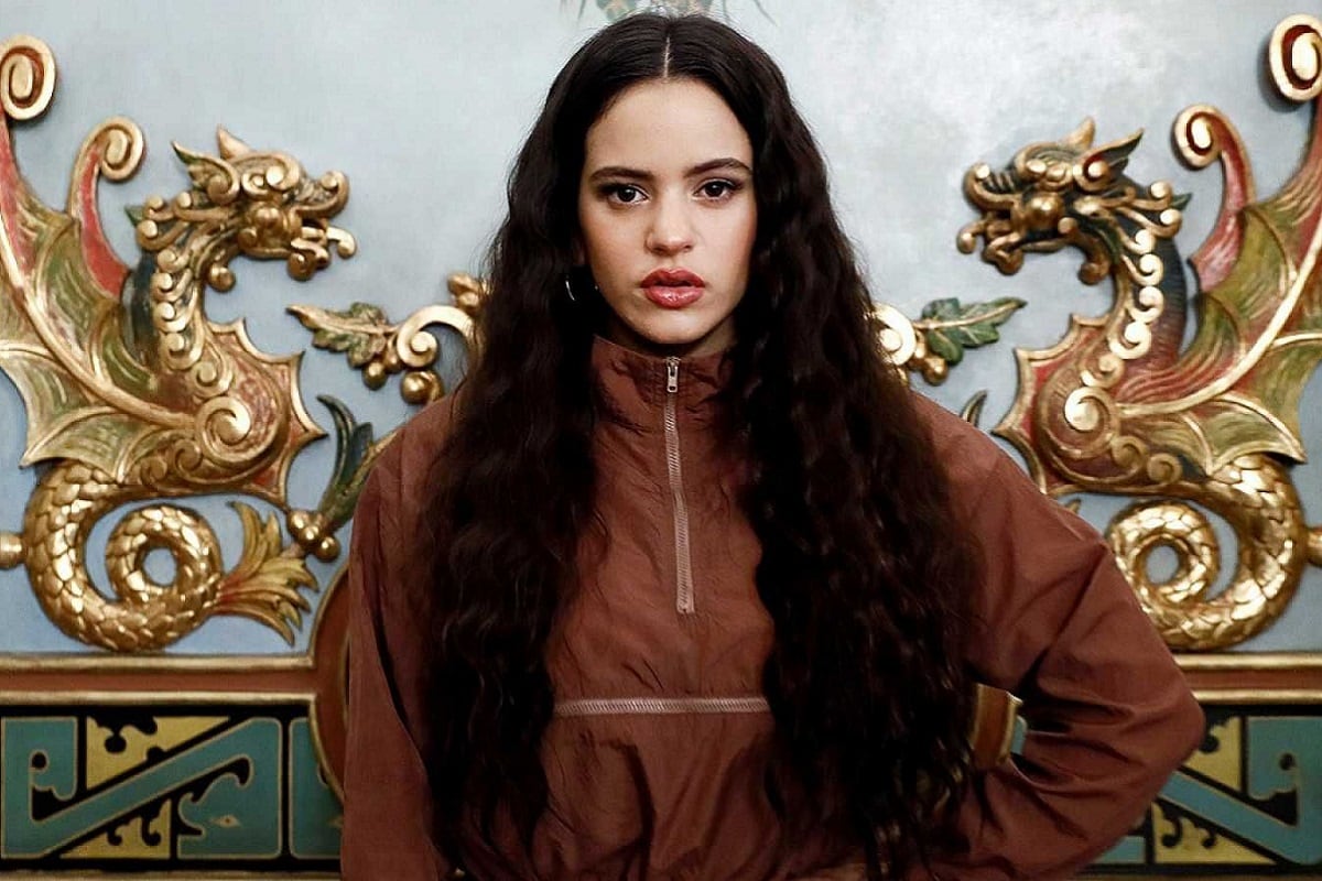 Rosalía sacó el video de "Juro que" y prepara show en los Grammy Latinos, donde además tiene dos nominaciones.