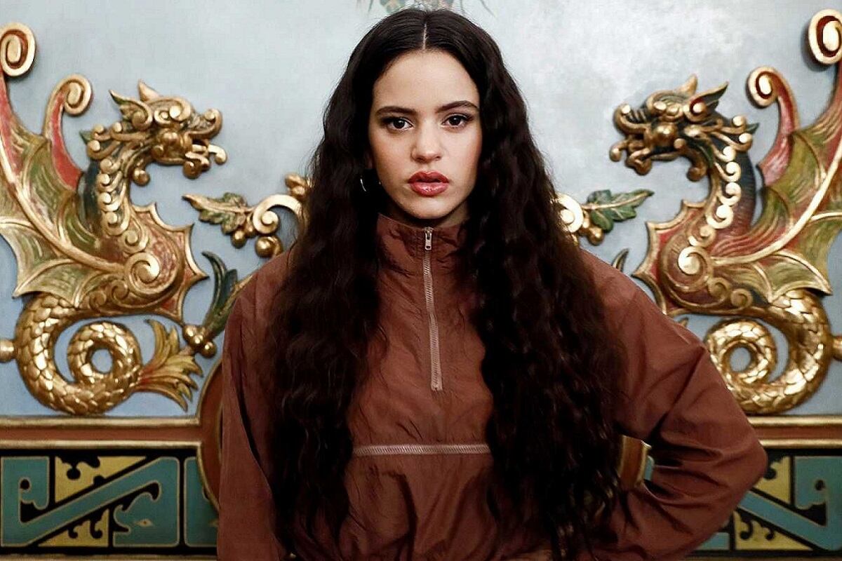 Rosalía sacó el video de "Juro que" y prepara show en los Grammy Latinos, donde además tiene dos nominaciones.