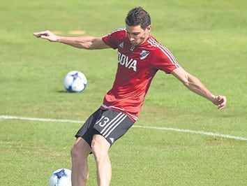 Alario no tuvo acción en La Paz.